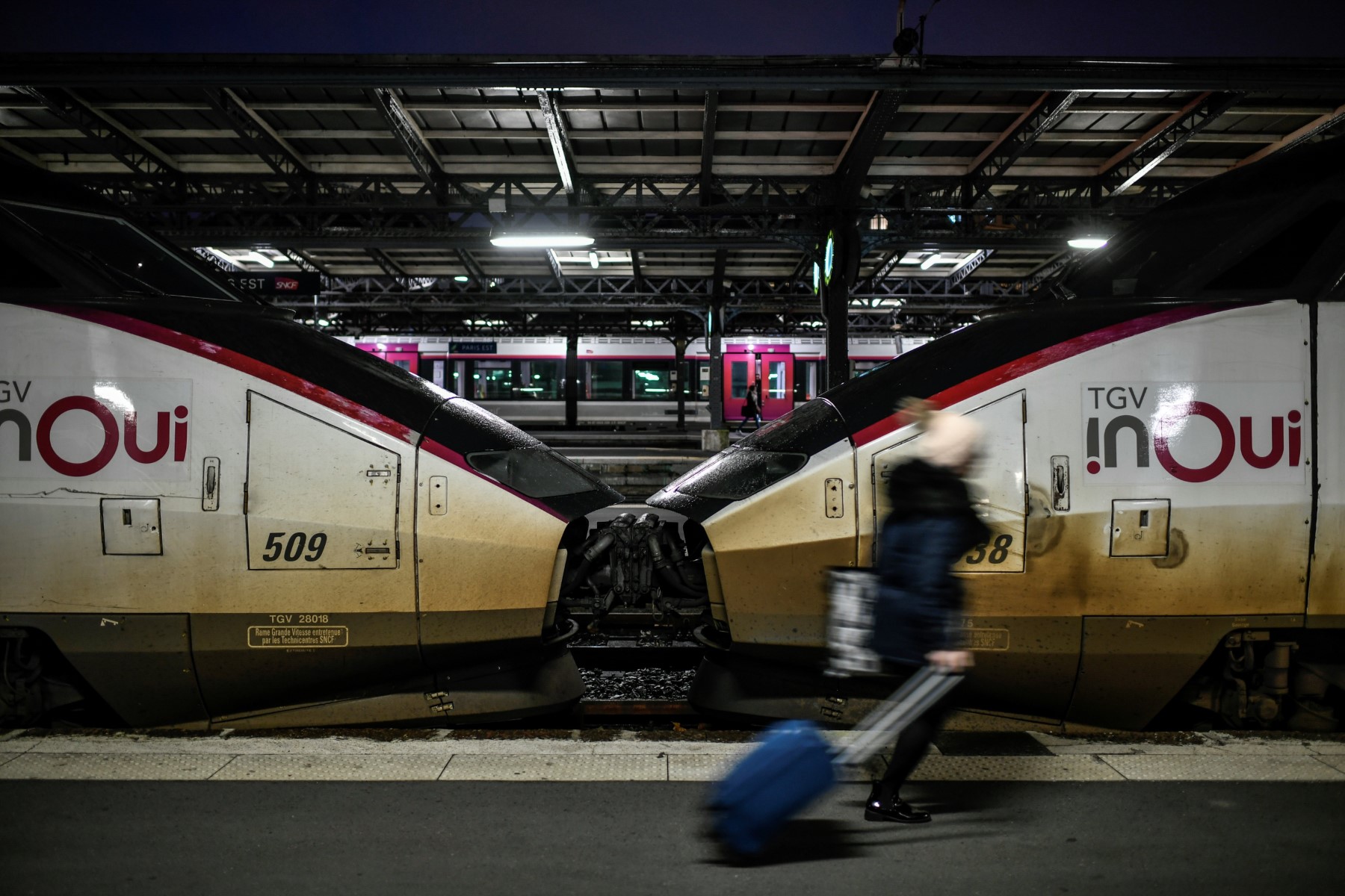 Grève à la SNCF: accord signé par l'ensemble des syndicats, préavis de grève levé pour le Nouvel An