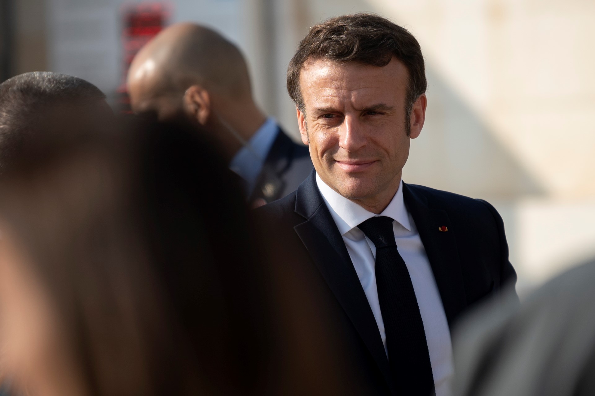 Le président français Emmanuel Macron visite le site archéologique de Jerash, le 21 décembre 2022. (Photo : Eliot Blondet / Pool / AFP)