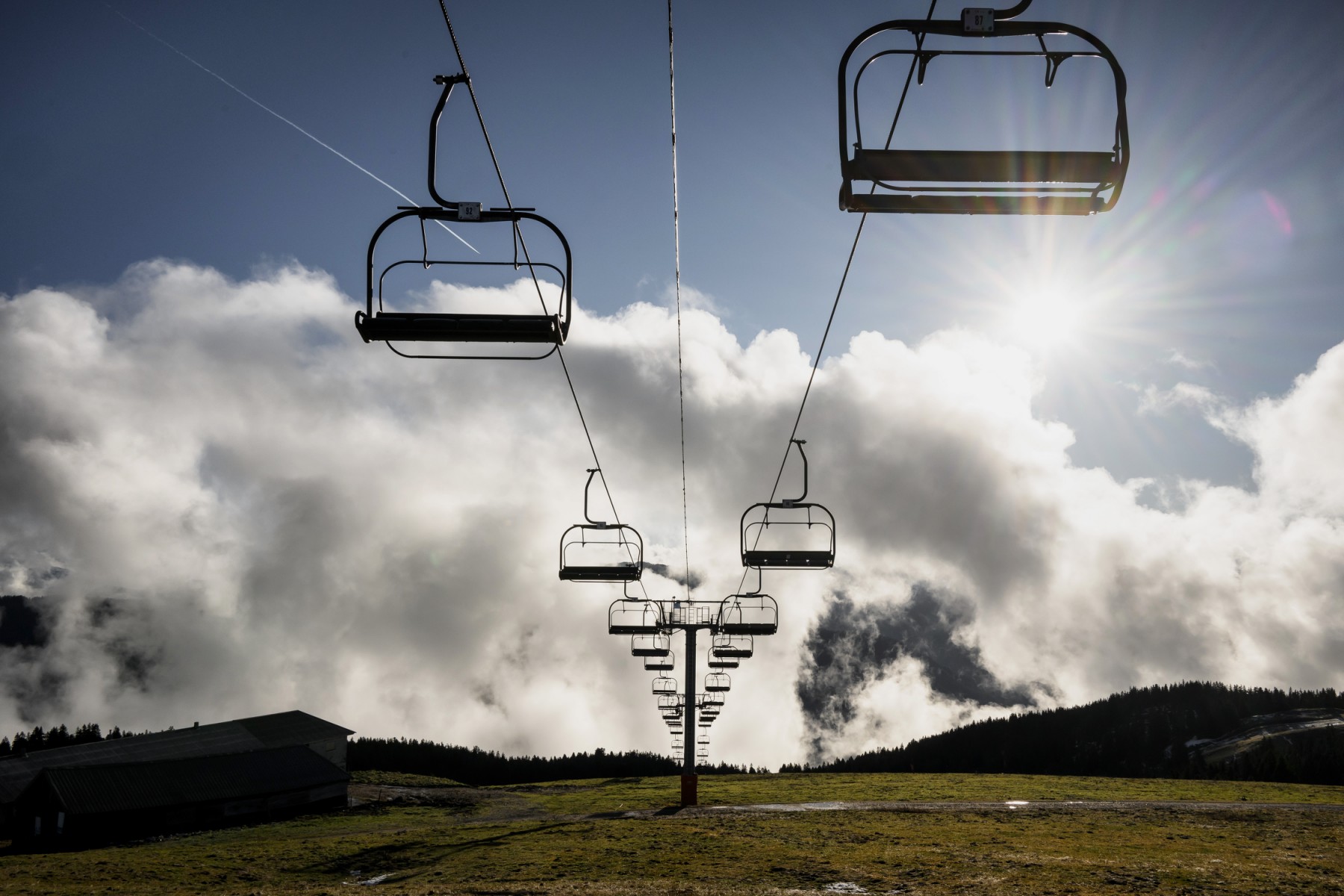 Le redoux et la pluie provoquent la fermeture de la moitié des pistes de ski françaises