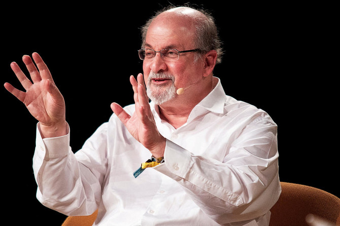 Quatre mois après son attaque, Rushdie dévoile un extrait de son prochain roman