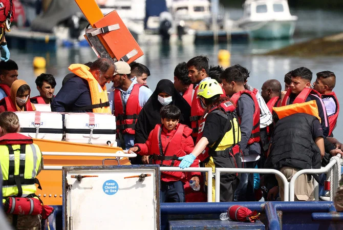 Migrants dans la Manche: Au moins quatre morts dans un naufrage