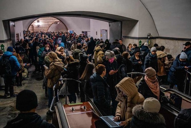 L'Ukraine essuie des bombardements massifs, s'efforce de rétablir l'électricité