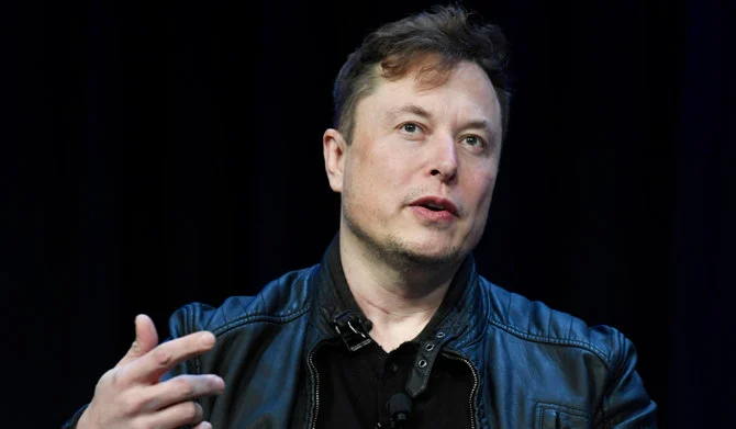 Les utilisateurs de Twitter votent majoritairement pour qu'Elon Musk quitte la direction