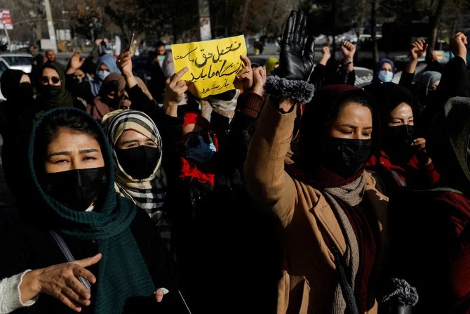 Les talibans interdisent aux femmes de travailler pour les ONG en Afghanistan
