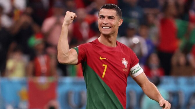 Football: Ronaldo signe un contrat de deux ans avec le club saoudien Al-Nassr