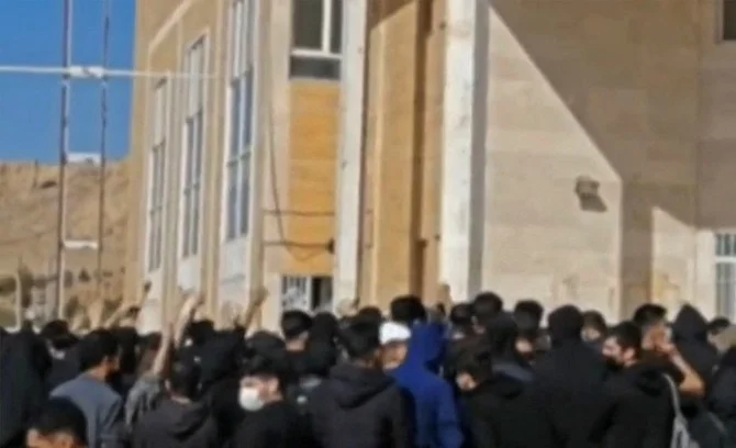 Répression en Iran: L'UE sanctionne un dignitaire religieux et la radio télévision d'Etat