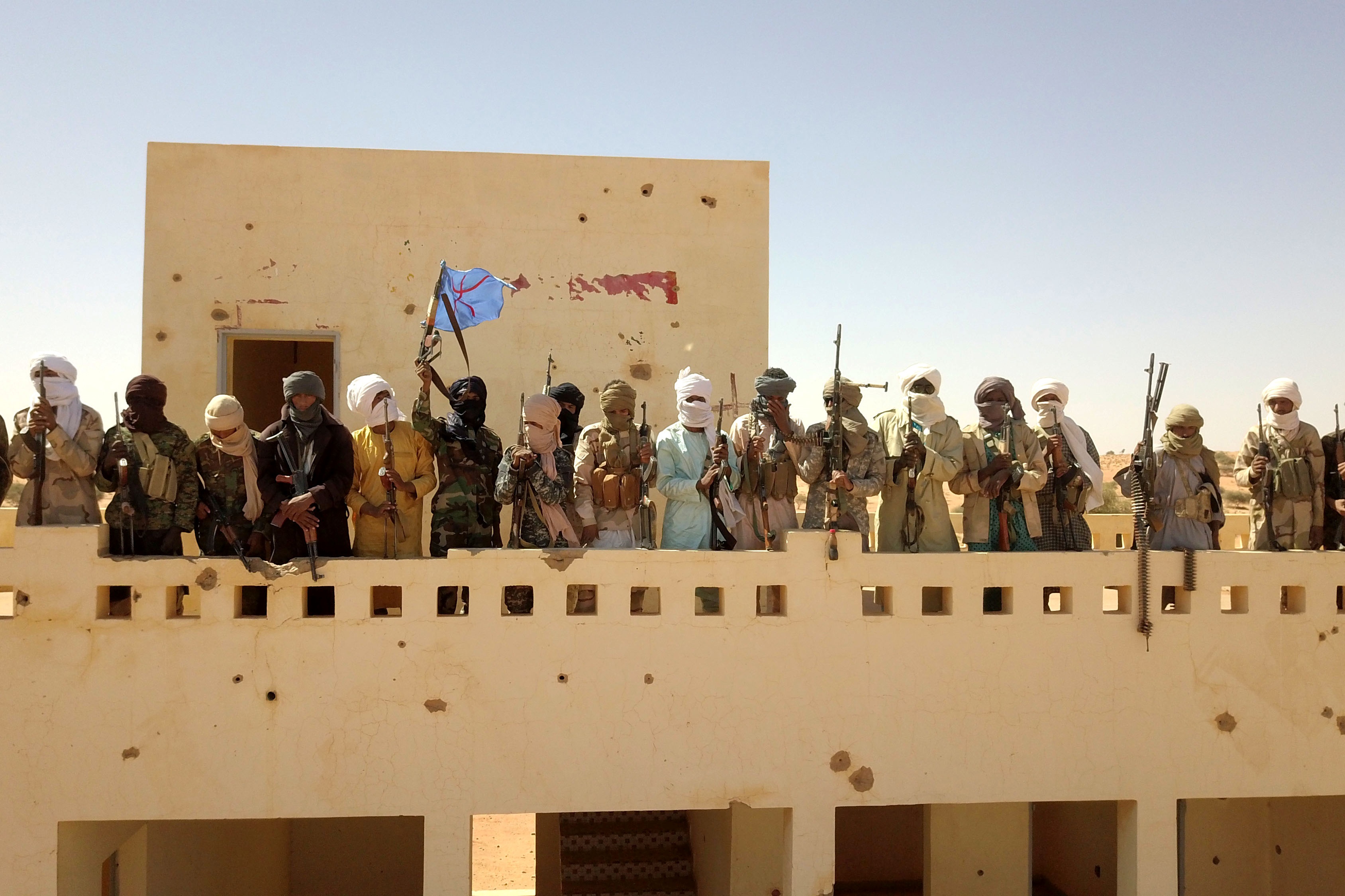 Mali: plusieurs groupes armés suspendent leur participation à l'accord de paix d'Alger