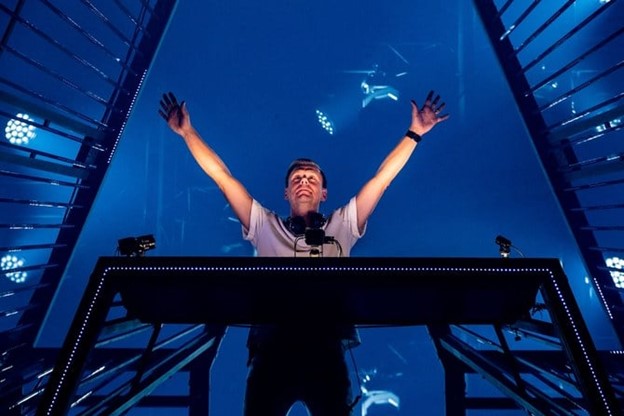 Le DJ néerlandais Armin van Buuren se produira à Dubaï pour le Nouvel An