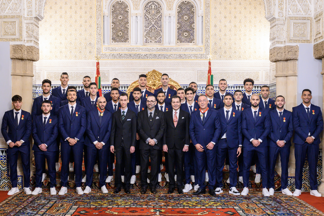 Maroc: Le roi reçoit les membres de l'Équipe Nationale de football et les décore de Ouissams Royaux