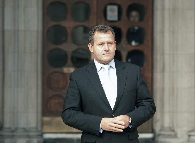 L'ex-majordome de Diana obtient des dédommagements du Mirror pour des piratages de sa messagerie
