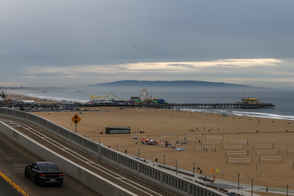 Californie: crash fatal d'un petit avion sur la plage de Santa Monica