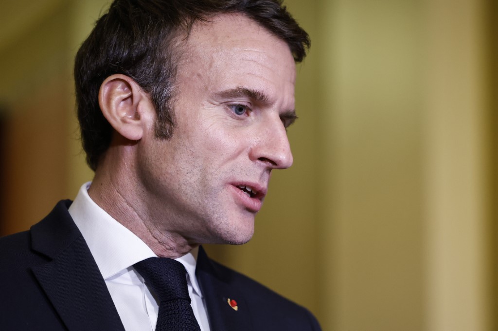 Retraites: «travailler plus longtemps» est «le seul levier», affirme Macron