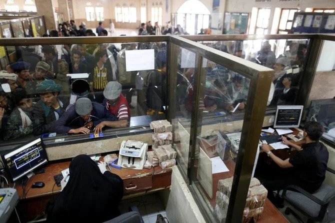 Les Yéménites dénoncent le code de conduite «injuste» des Houthis envers les fonctionnaires de l’État