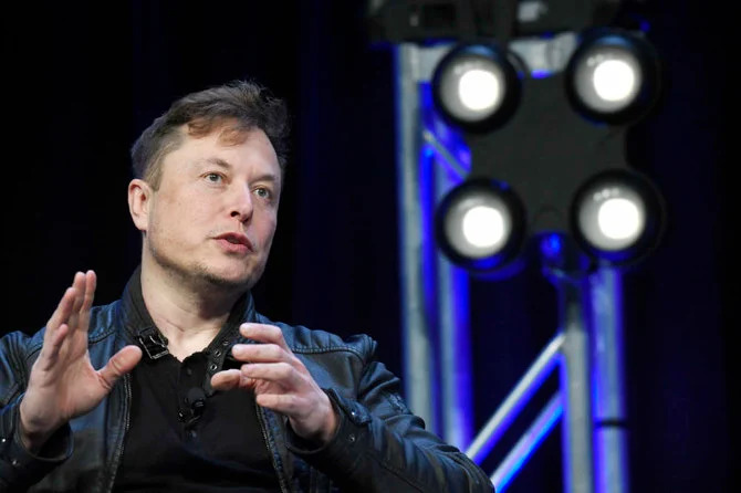 Près de 100 terminaux internet Starlink actifs en Iran, selon Elon Musk