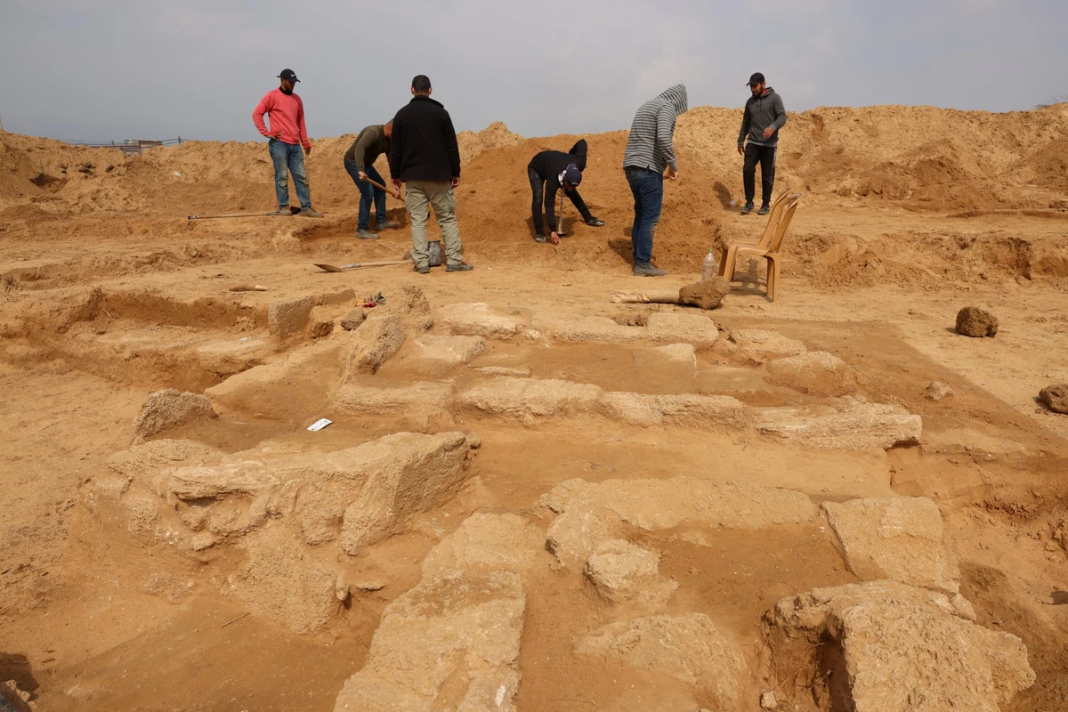 Des tombes romaines datant d'environ 2 000 ans découvertes à Gaza