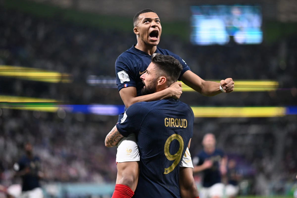 Mondial: trous d'air, défense secouée et Mbappé radieux chez les Bleus