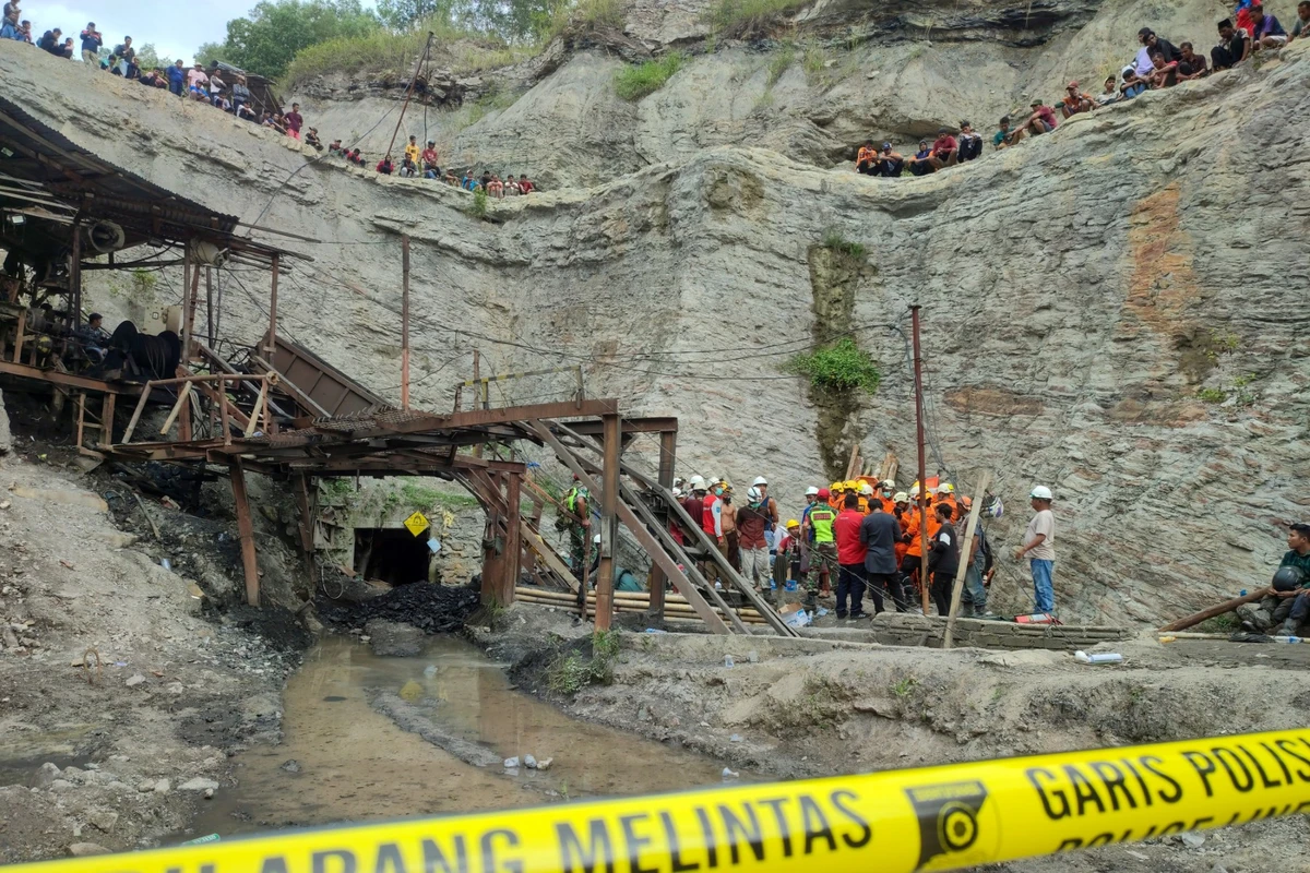 Indonésie: dix morts dans une explosion dans une mine