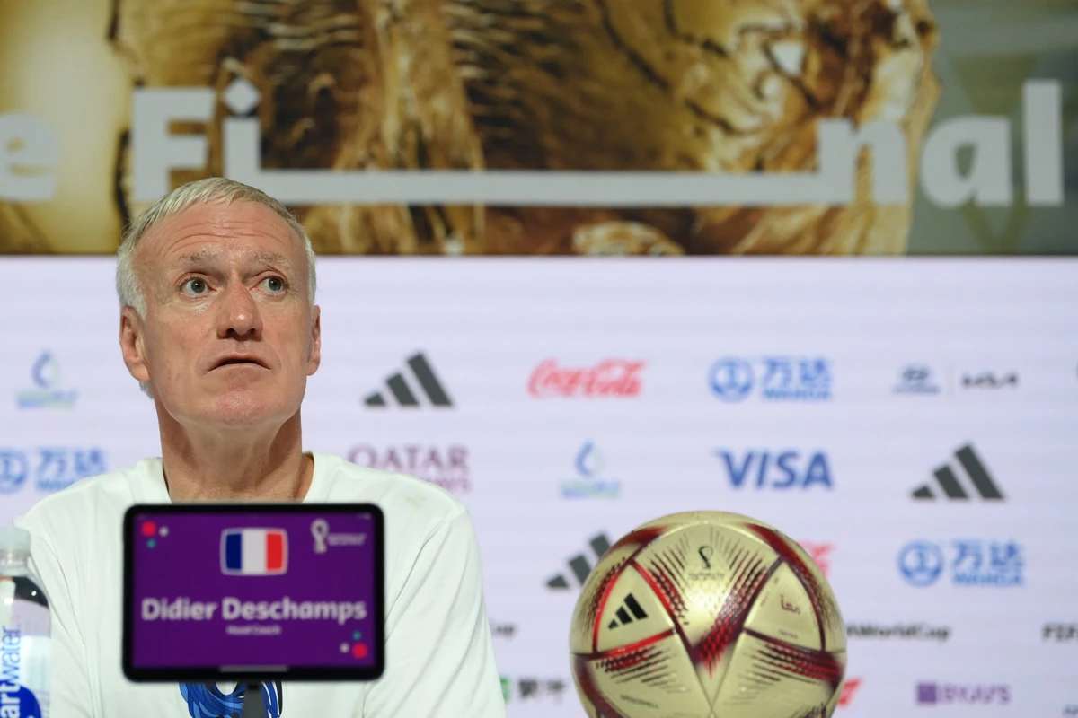 Le sélectionneur de l'équipe de France Didier Deschamps donne une conférence de presse à Doha, le 17 décembre 2022, à la veille du match de la Coupe du monde de football Qatar 2022 entre l'Argentine et la France. (Photo par Franck Fife / AFP)