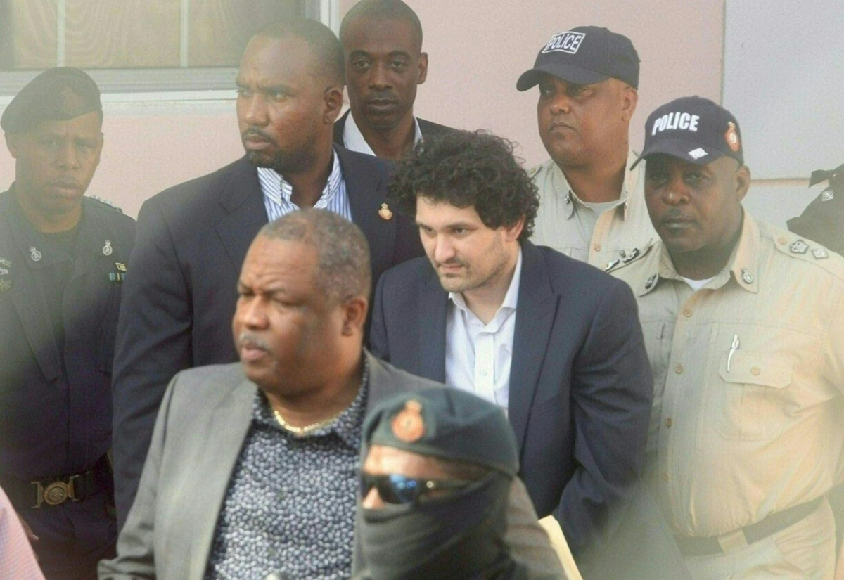 Audience mercredi pour l'ex-patron de FTX, qui pourrait être extradé dans la foulée