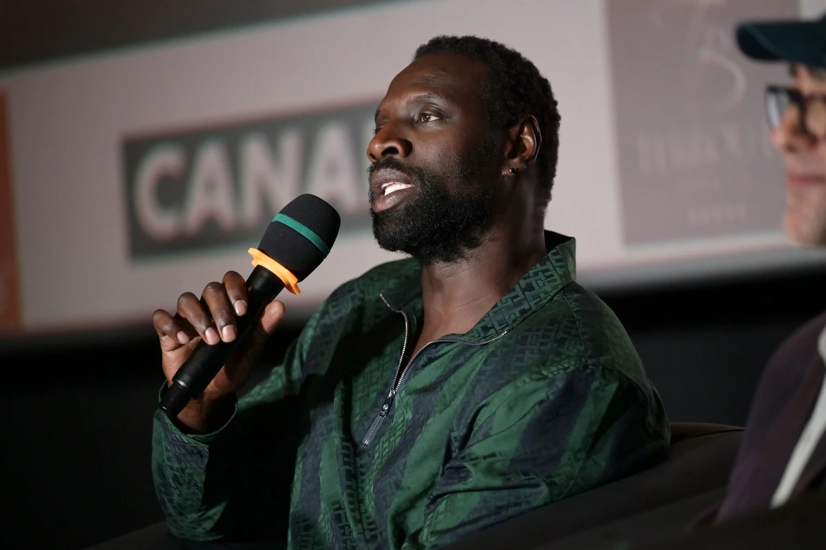 Cinéma: la star Omar Sy présente le film «Tirailleurs» à Dakar