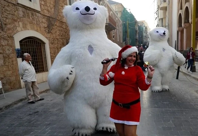 Les Libanais créent l'esprit de Noël malgré la crise économique