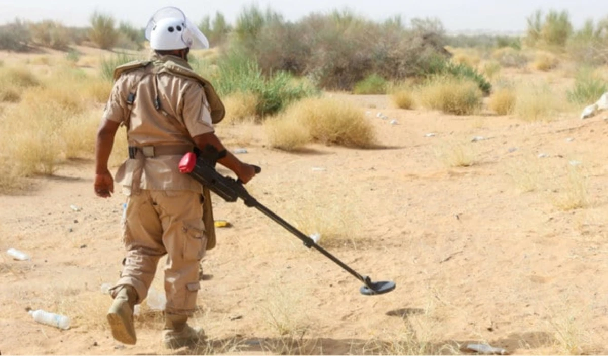 Des démineurs découvrent deux champs de mines dans la province occidentale de Hodeïda, au Yémen