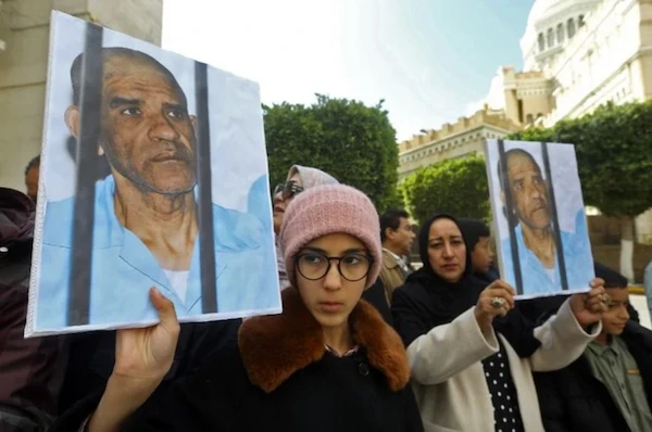 L’extradition du chef espion de Kadhafi vers les États-Unis interrompue à la dernière minute