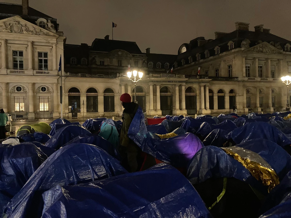 Paris : le centre d'hébergement pour Ukrainiens n'a pas à accueillir d'autres sans-abri, tranche la justice