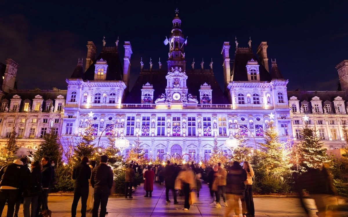 Paris enchantée : le parvis de l'Hôtel de Ville aux couleurs de Noël