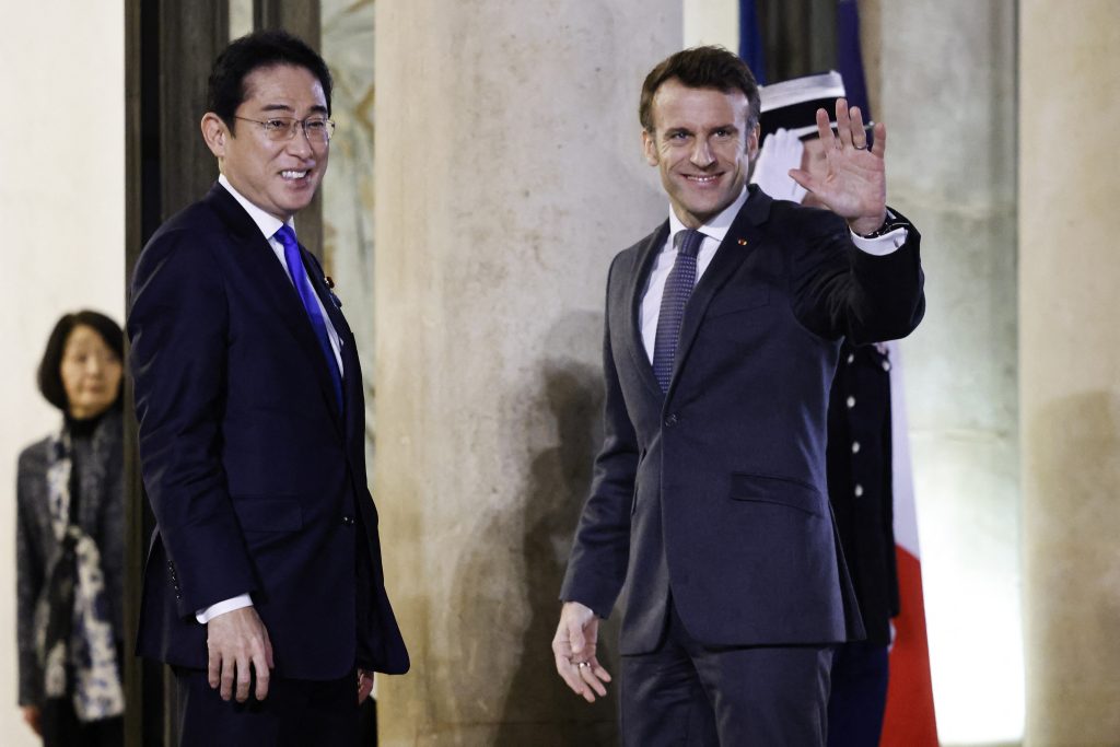 Kishida et Macron confirment leur coopération en vue du sommet du G7 à Hiroshima