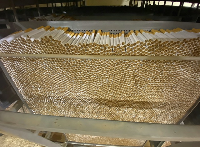 Démantèlement de la plus importante fabrique de cigarettes de contrefaçon