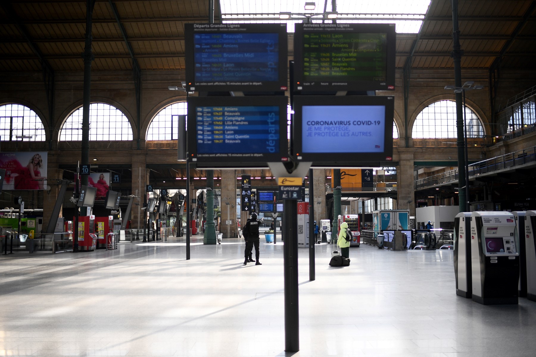 Eric Zemmour se rend gare du Nord et dénonce l'«insécurité dans les transports»