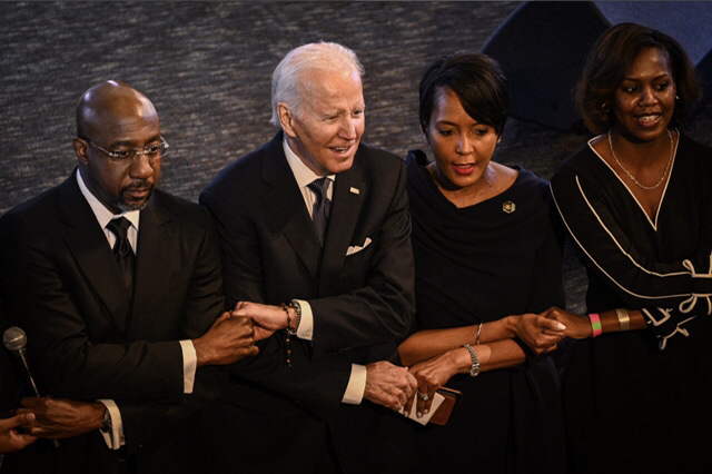 Le rêve de Luther King n'est «pas encore» réalité, reconnaît Biden