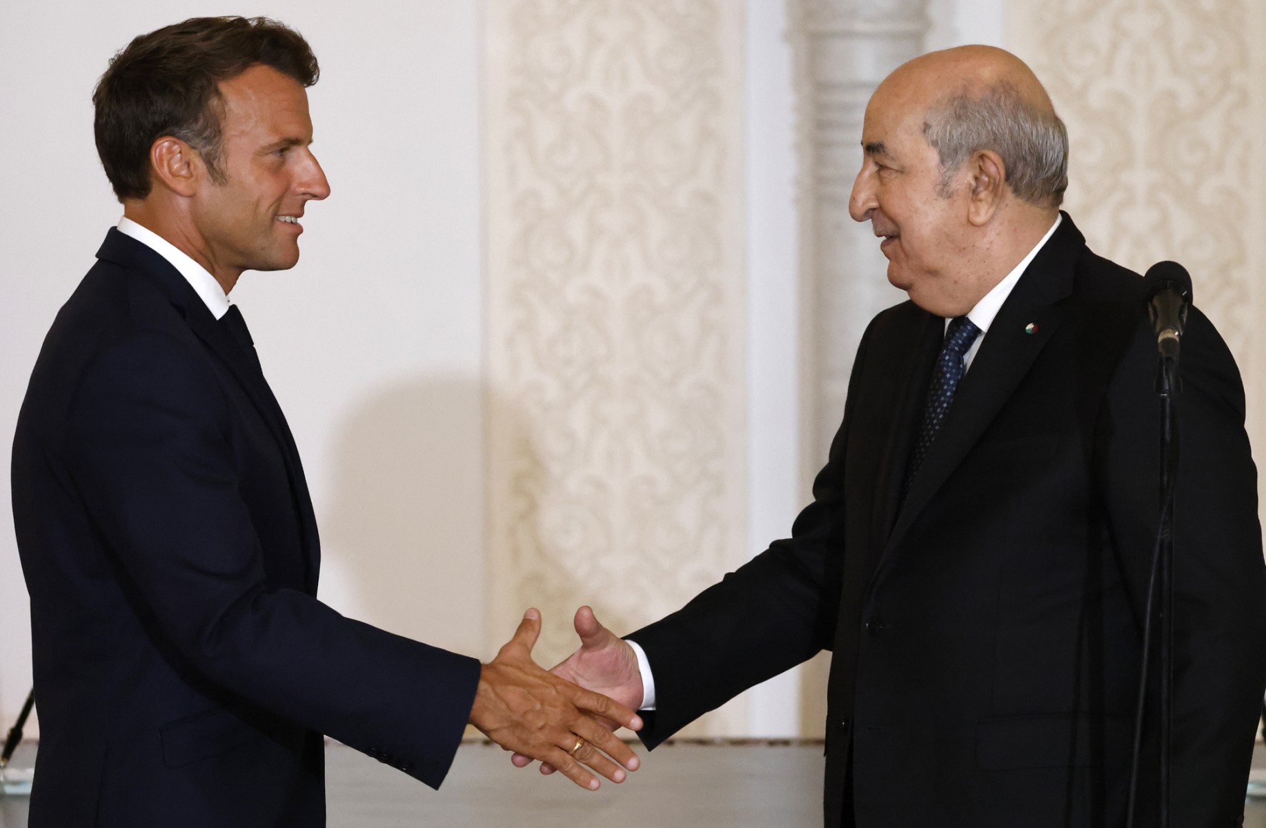 Algérie: Macron ne demandera pas «pardon» et espère une visite de Tebboune en 2023