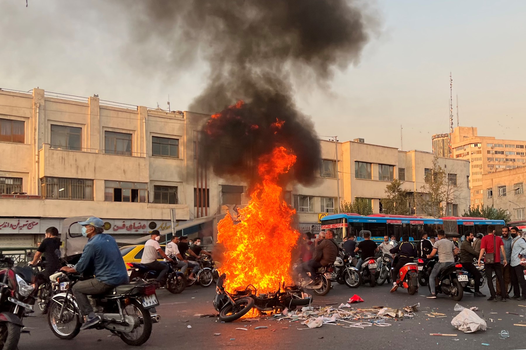 Iran: Deux jeunes risquent d'être exécutés pour les manifestations