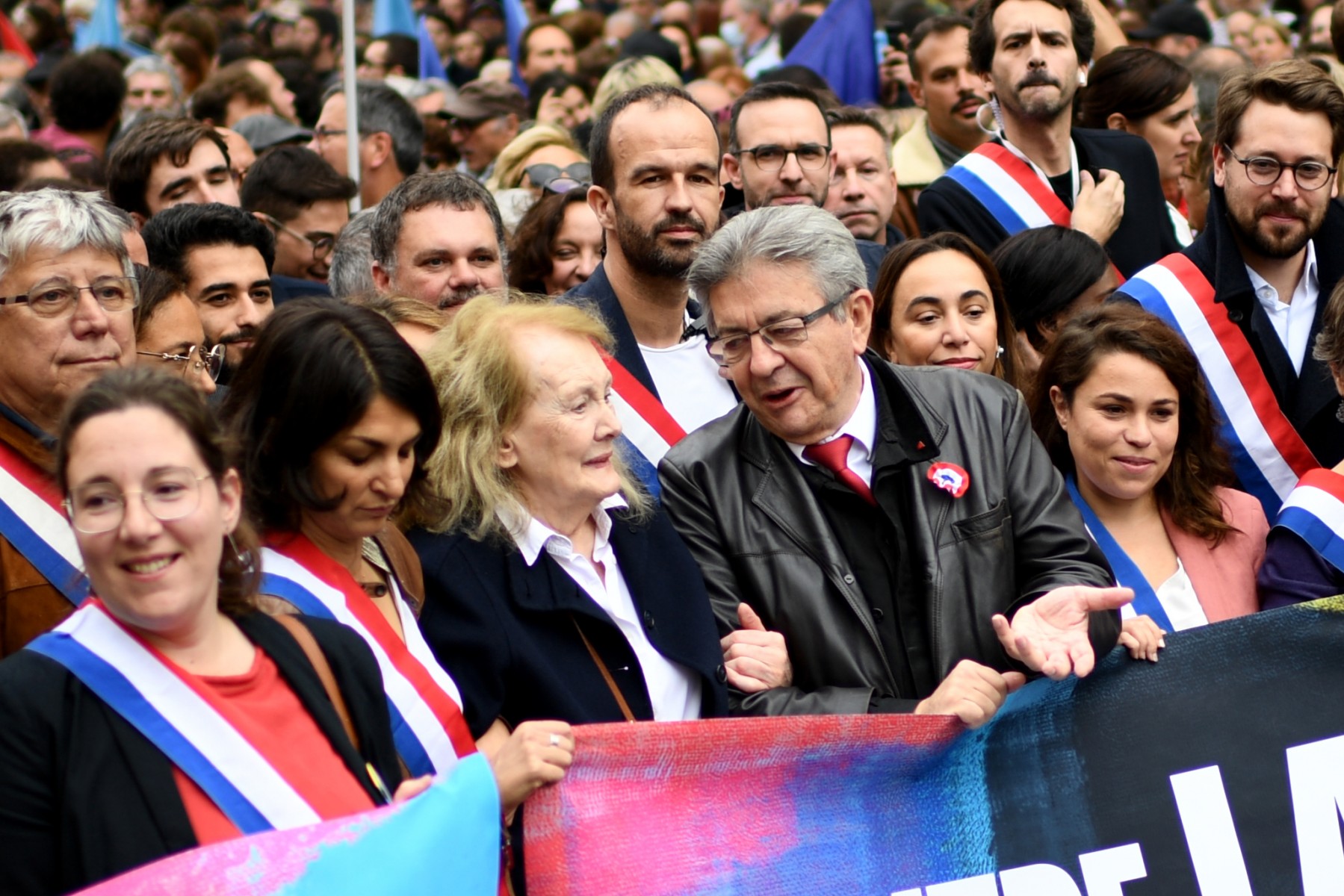 Annie Ernaux et une centaine de personnalités protestent contre la réforme des retraites