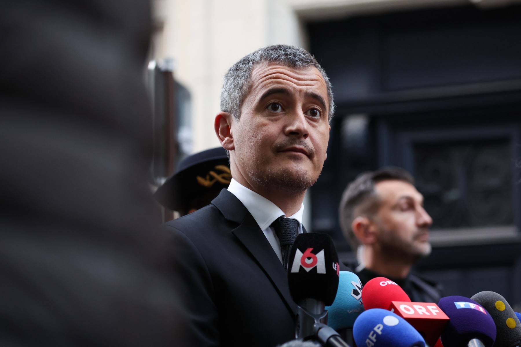 Nouvel An: 20% de voitures brûlées en moins, aucun «incident notable», annonce Darmanin
