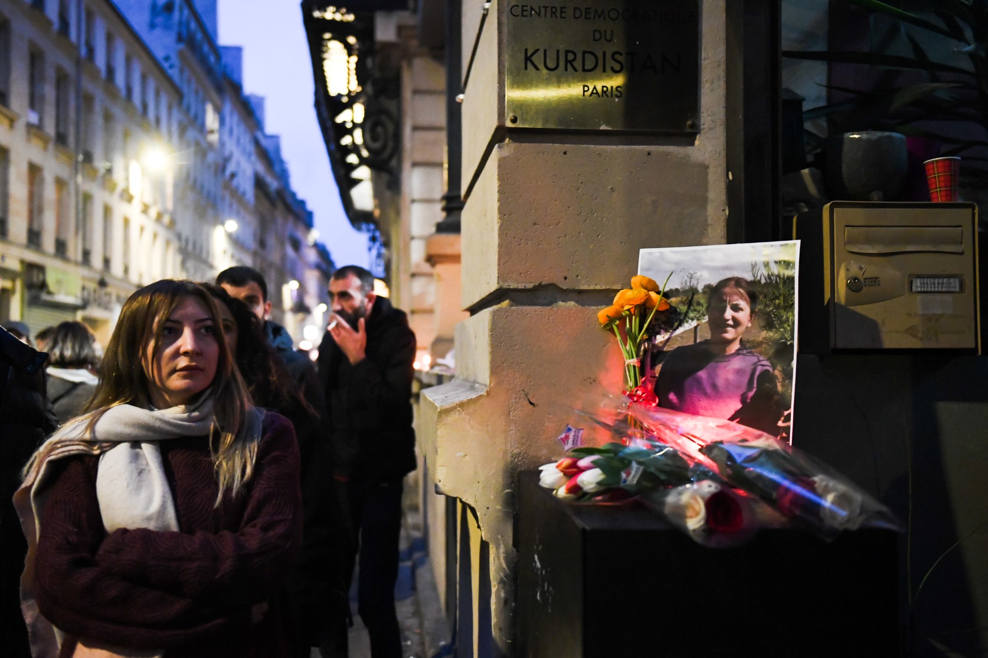 Les Kurdes de France et d'Europe rendent hommage aux morts de la fusillade à Paris