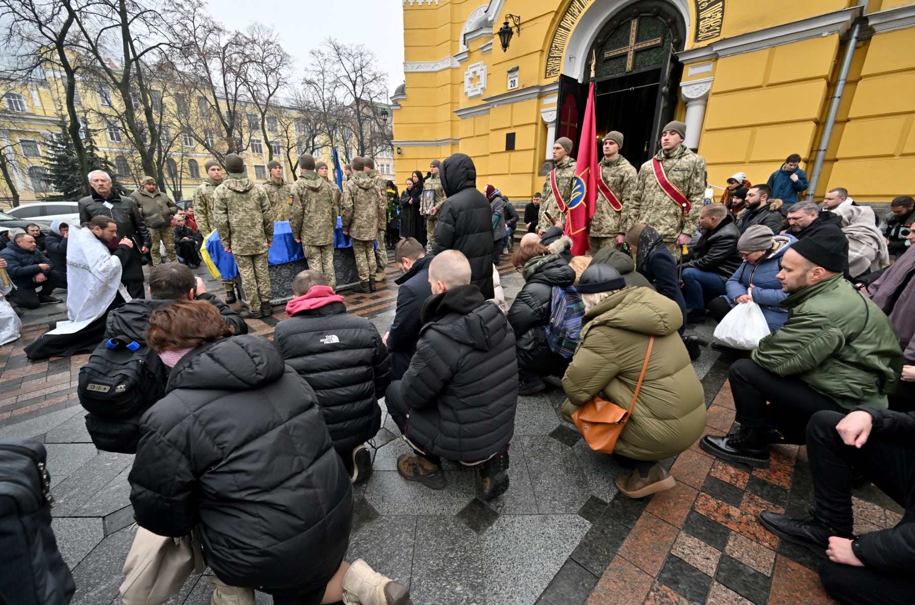 A Bakhmout, un aumônier militaire pour soulager les combattants