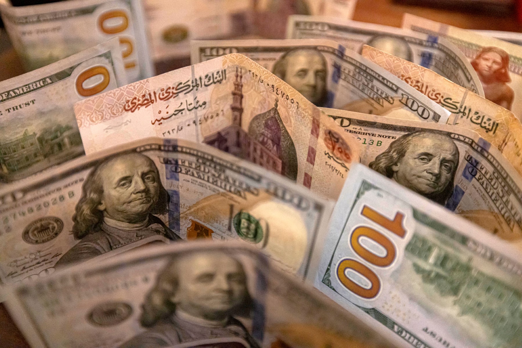 En Egypte, chasse au dollar, dette et rationnement