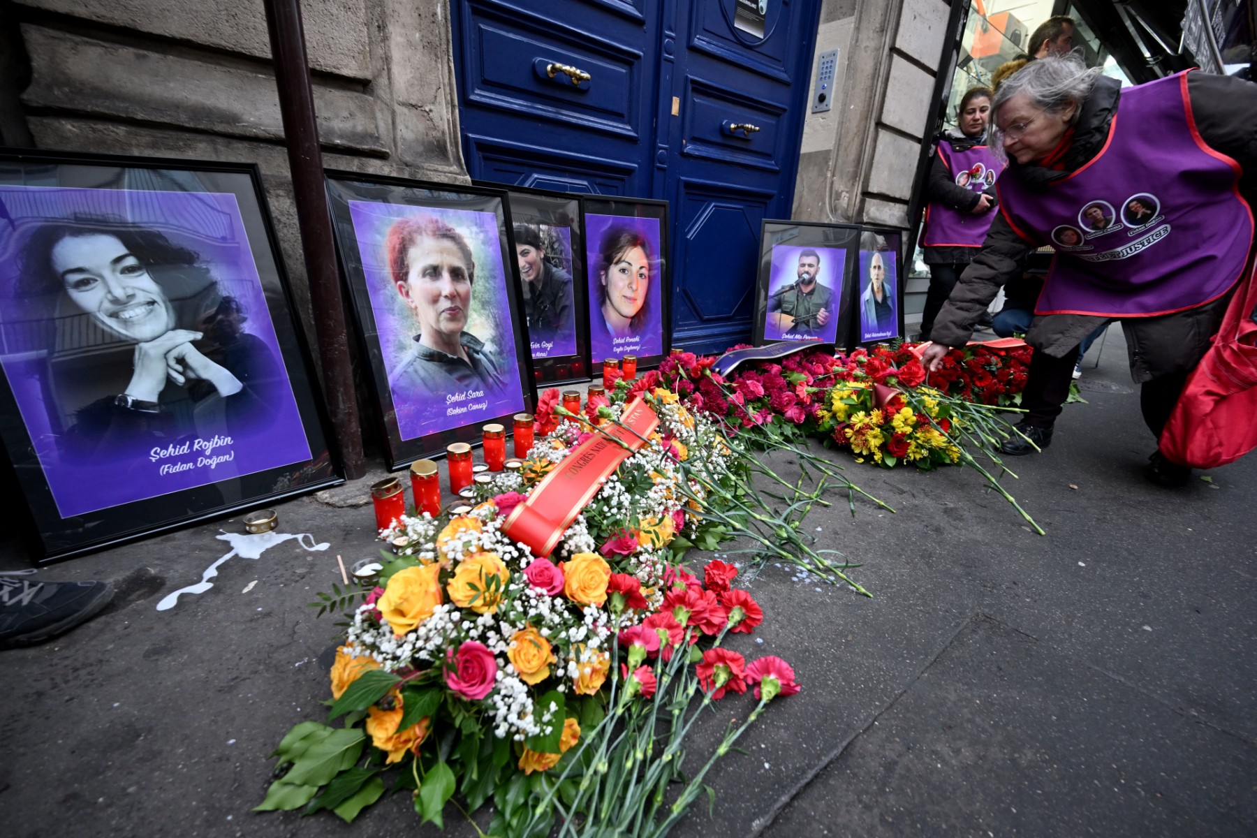 Départ d'une marche en hommage aux militantes kurdes assassinées il y a 10 ans à Paris