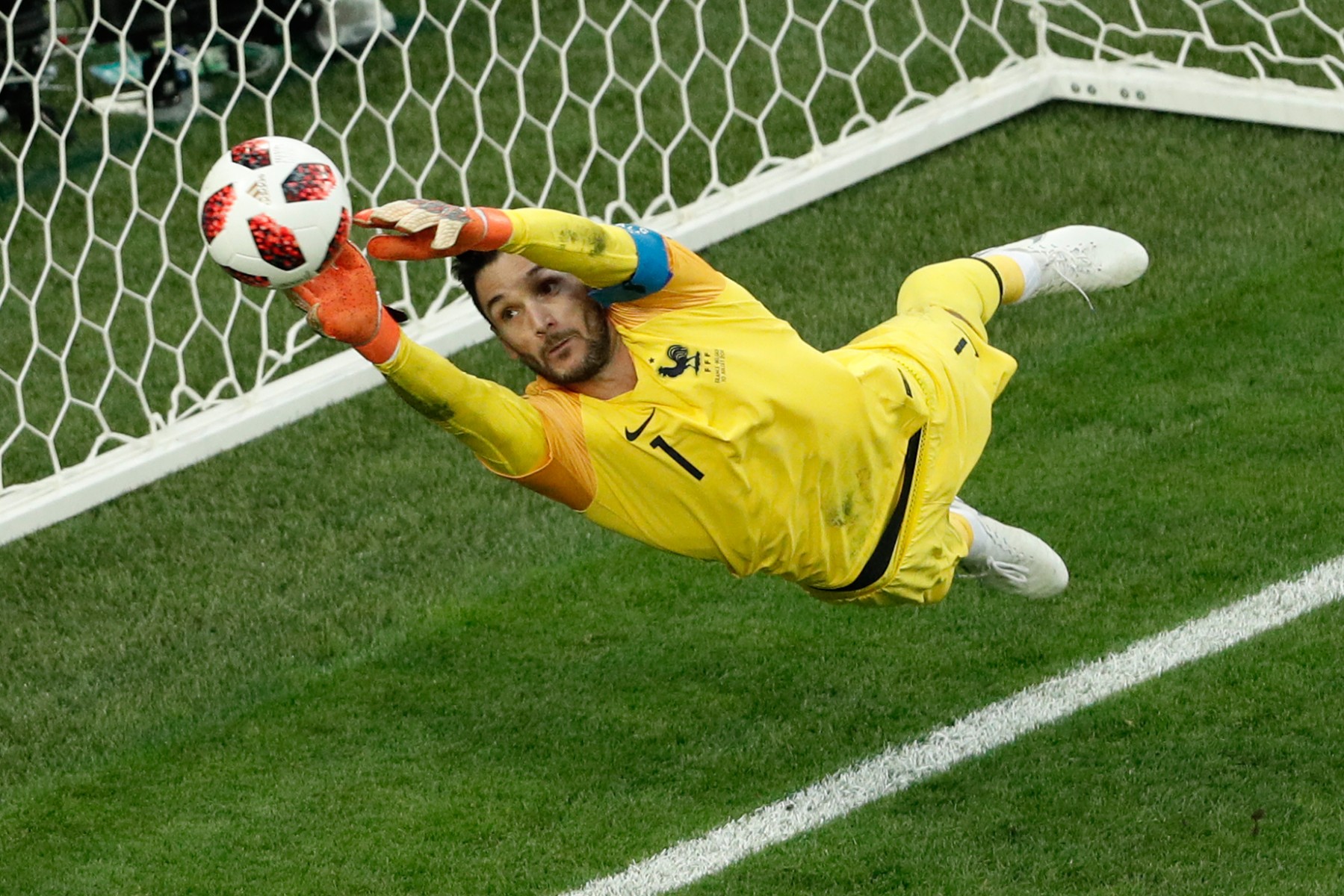 Bleus: clap de fin pour Lloris, capitaine fiable et durable