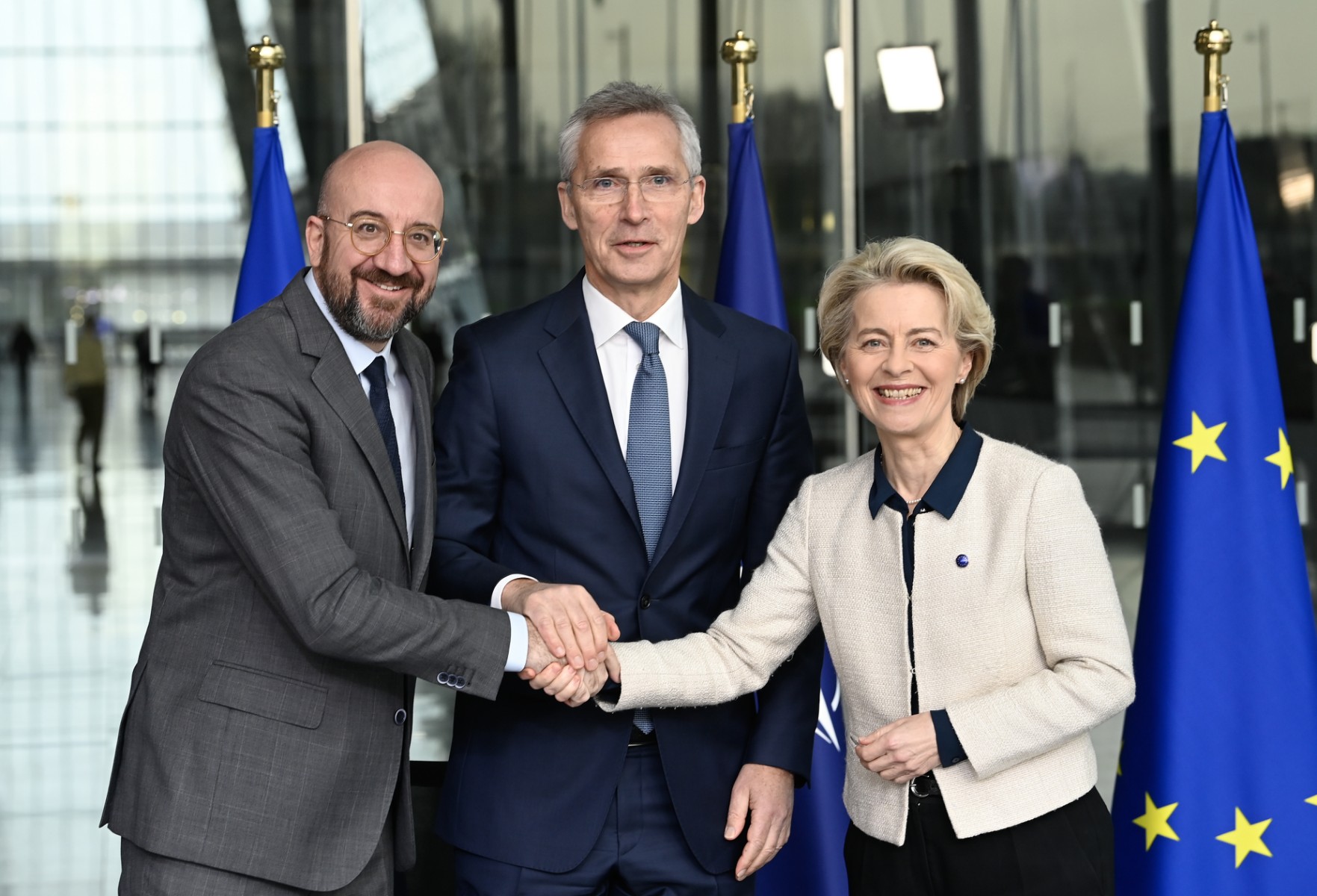 L'UE et l'Otan promettent de renforcer leur soutien à la défense de l'Ukraine