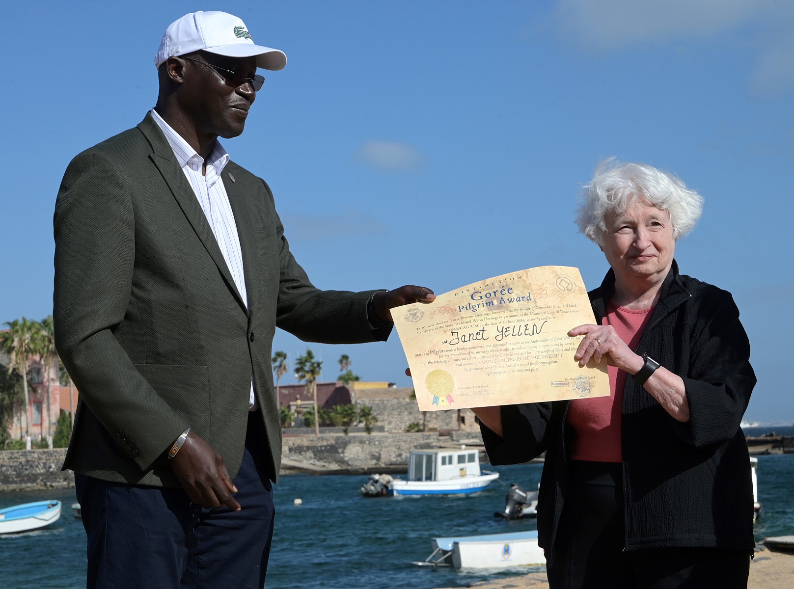 Gorée rappelle que les histoires de l'Afrique et de l'Amérique sont «intimement liées», selon Yellen