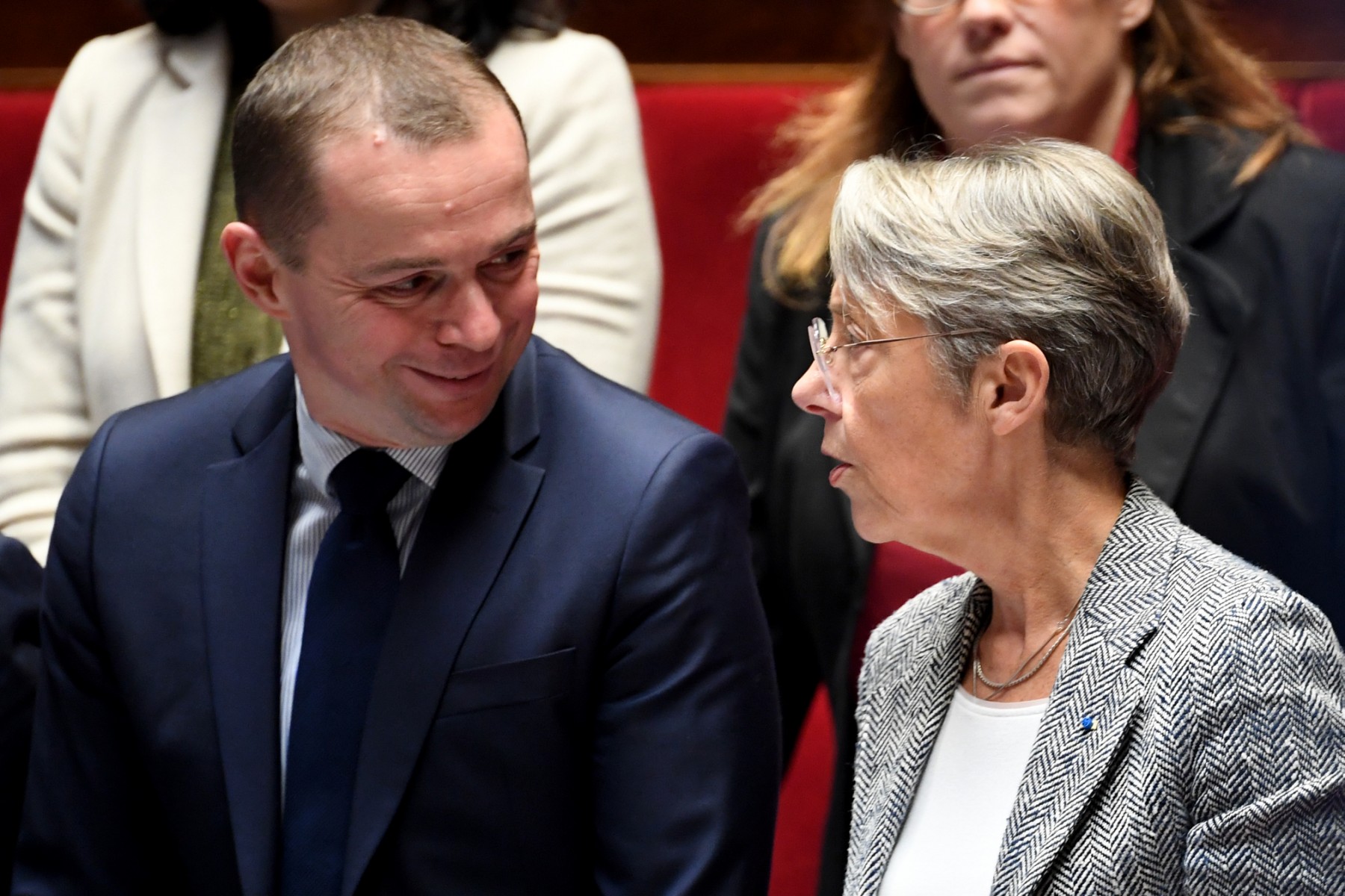 Retraites: Le gouvernement tente d'éteindre la polémique sur les femmes «pénalisées»