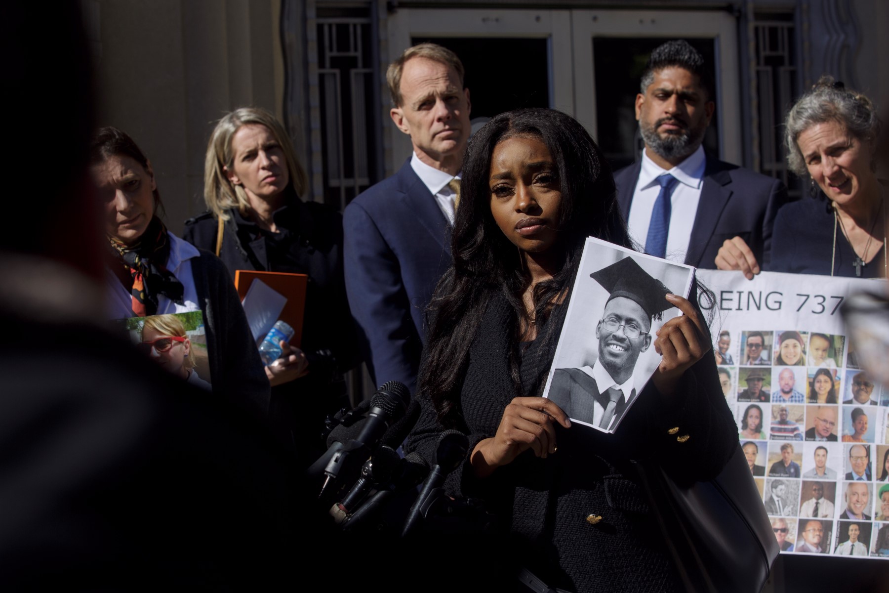 Crashs de 737 MAX: «Boeing est responsable», assènent au tribunal des proches de victimes