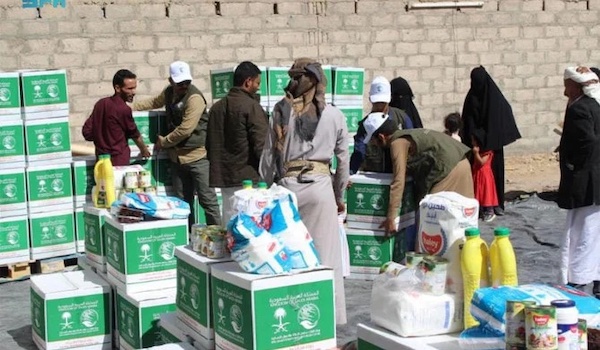 L’agence d’aide saoudienne a distribué 16 000 paniers de nourriture aux familles déplacées dans le gouvernorat de Marib (SPA)