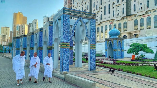 L’embellissement de La Mecque se poursuit avec de nouvelles peintures murales ornant les murs sur la route qui mène vers la Grande Mosquée. (Agence de presse saoudienne)