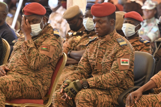 Burkina: Les «terroristes» s'en prennent davantage aux civils, déplore le président