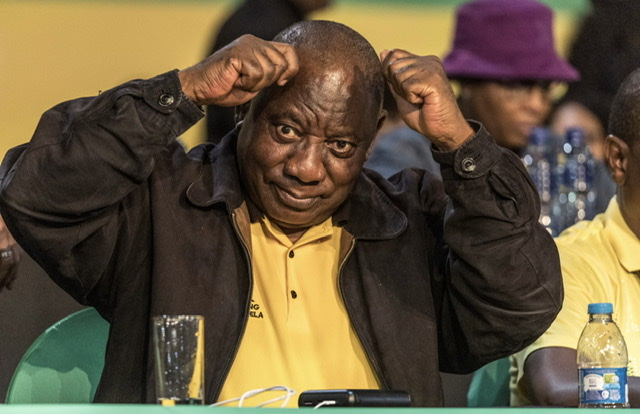 Afrique du Sud: Ramaphosa annule son voyage à Davos en raison de la crise énergétique